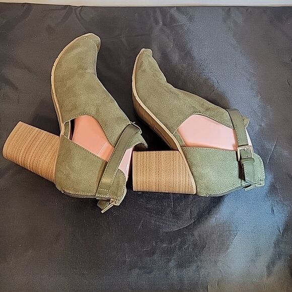 KENNETH COLE REACTION HIT HOODED WOMEN"S ANKLE  BUCKLE STRAP CLOSURE BOOTS - Picture 14 of 16